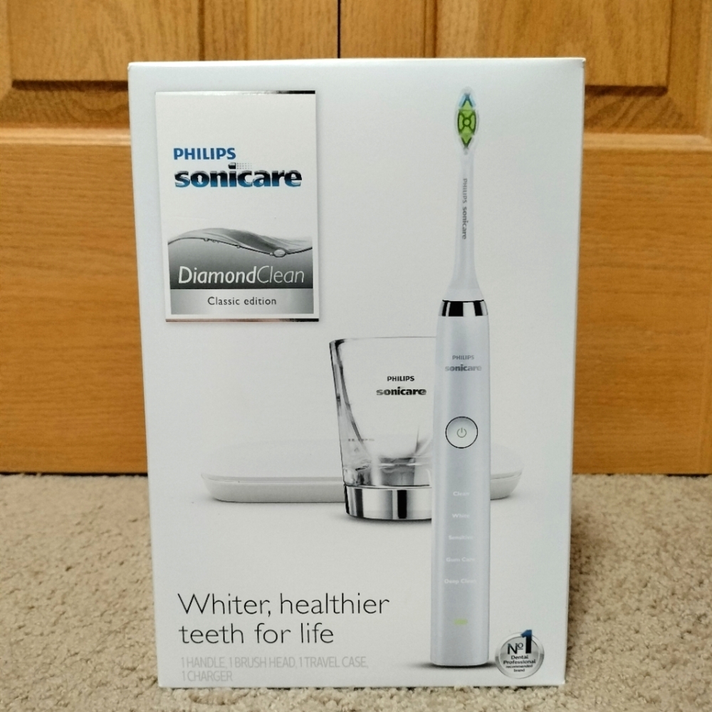 NEW Philips Sonicare DiamondClean Classic Electric Toothbrush - White